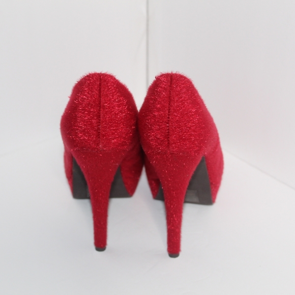 Fuzzy Red Platforms - Picture 3 of 4